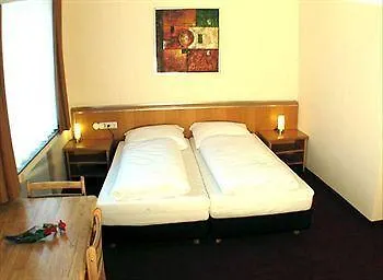 Hotel Famosa Dusseldorf