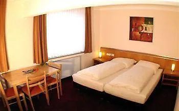 Hotel Famosa Düsseldorf Deutschland