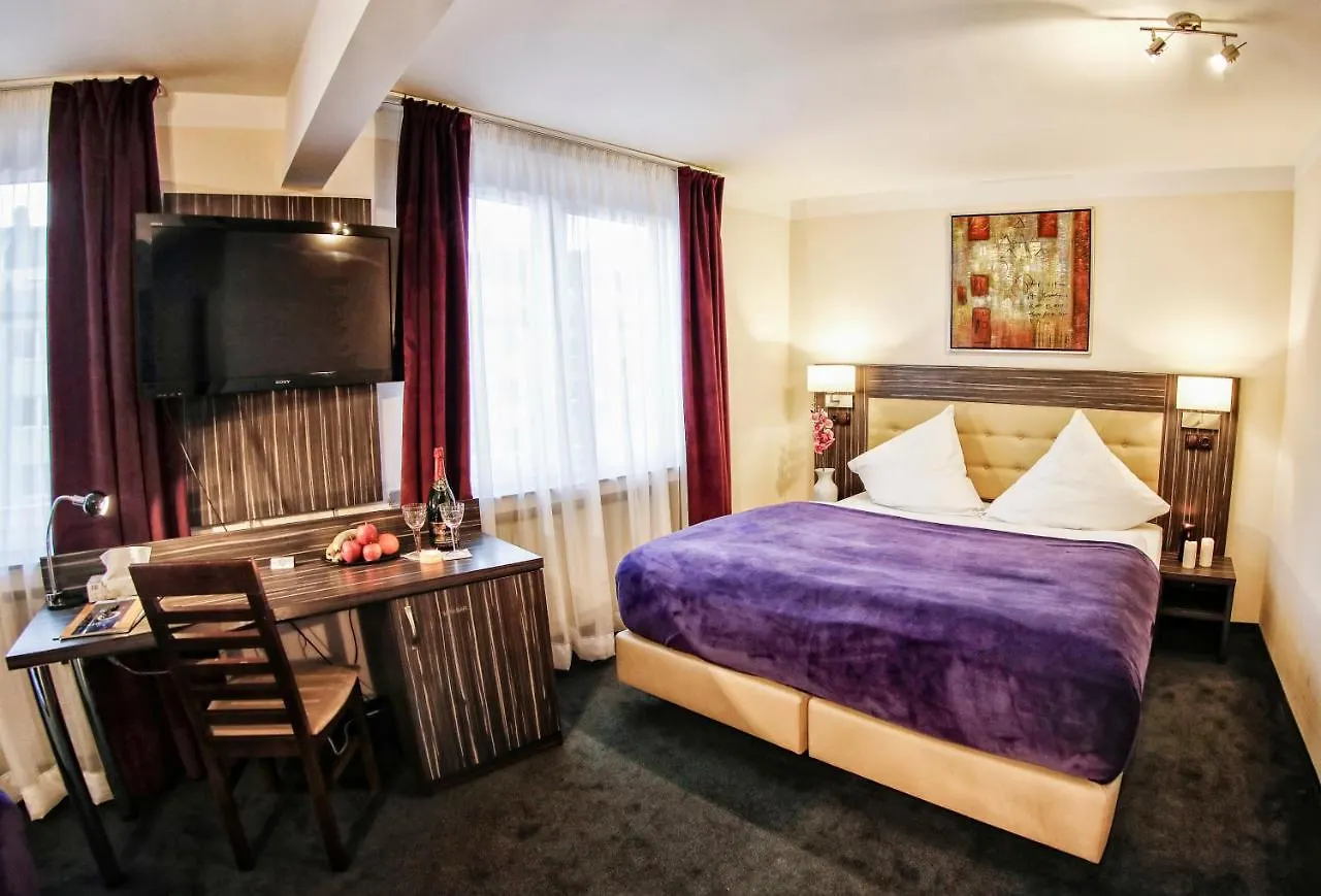 Hotel Famosa Dusseldorf